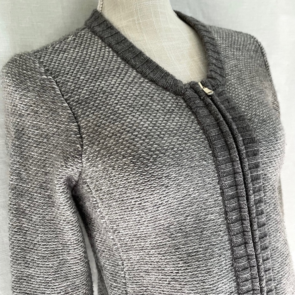 Ann Taylor Gray & White Wool Tweed Zip Front Crop Jacket Size Small